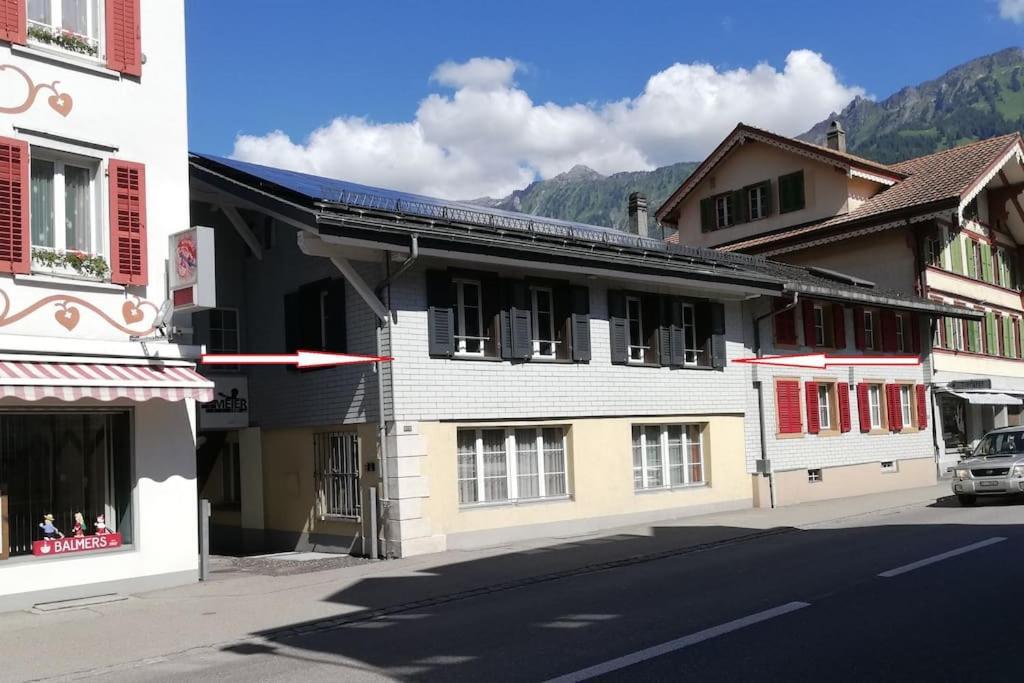 New.. Matten Central Family Suite, Sleeps 4 Matten bei Interlaken Eksteriør bilde